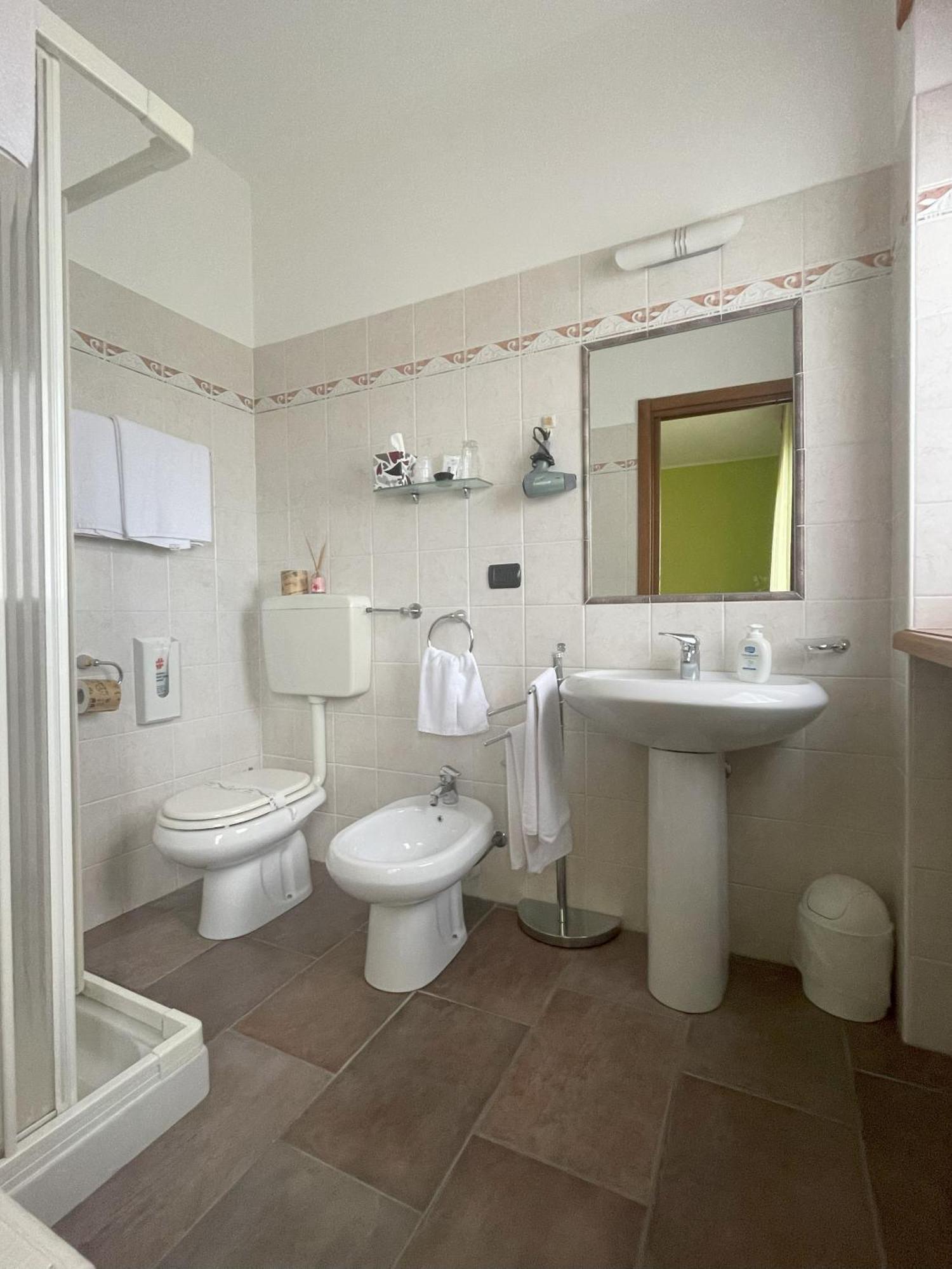 Agriturismo Finestre Di Langa Trezzo Tinella Экстерьер фото