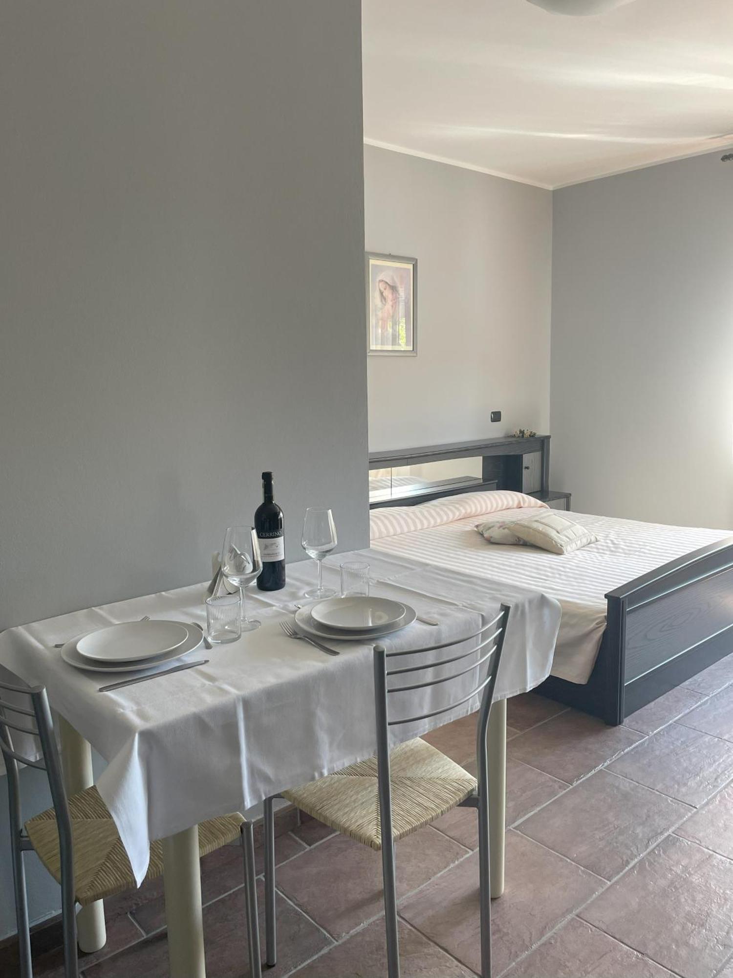Agriturismo Finestre Di Langa Trezzo Tinella Экстерьер фото